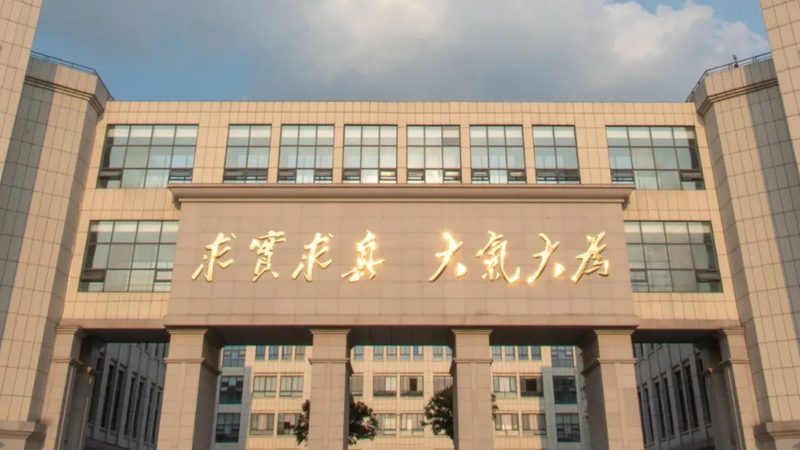 以下是一些常见尺寸的贴片二极管的电流承载能力对比：